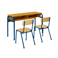 Bureau et chaise d&#39;école confortables